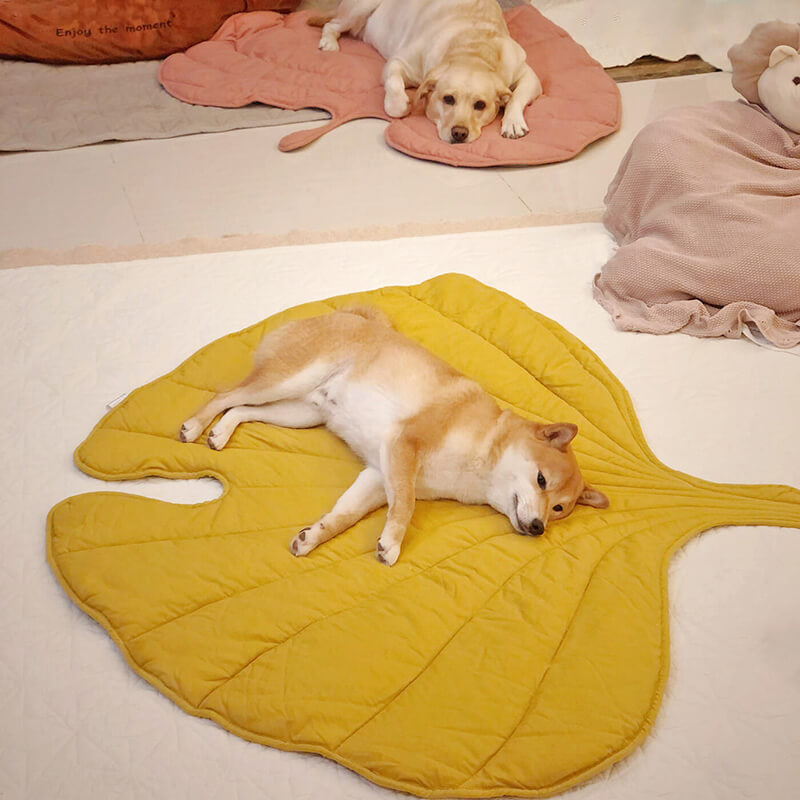 Belinana leaf shaped cooling pad for pets - Soft Quilted