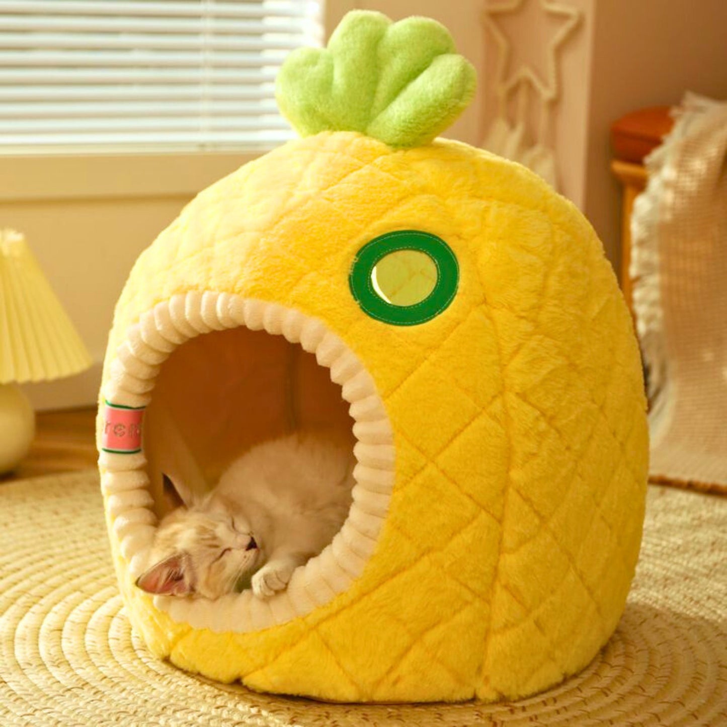 Belinana warm closed cat nest shaped like a pineapple for cozy pet resting