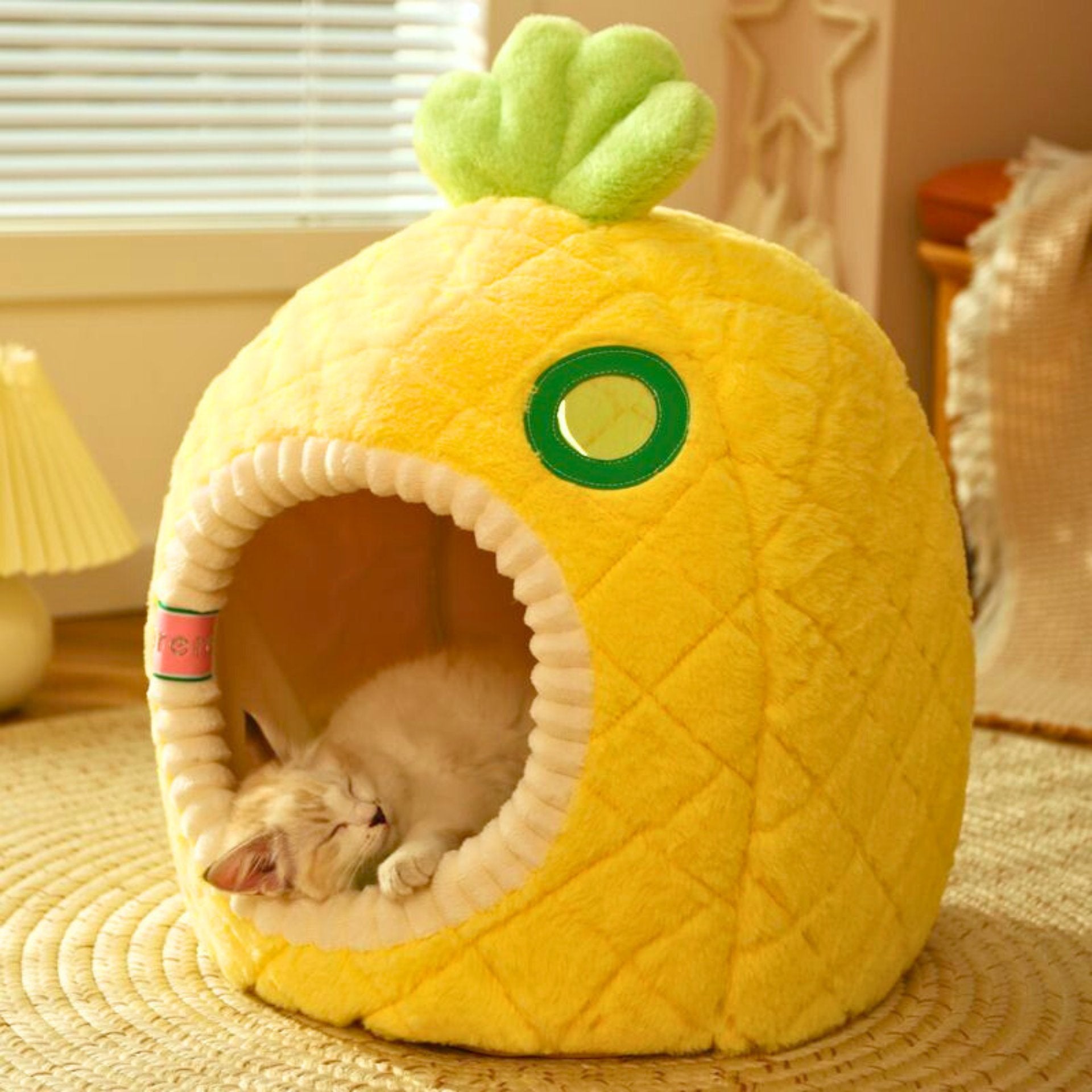 Belinana warm closed cat nest shaped like a pineapple for cozy pet resting